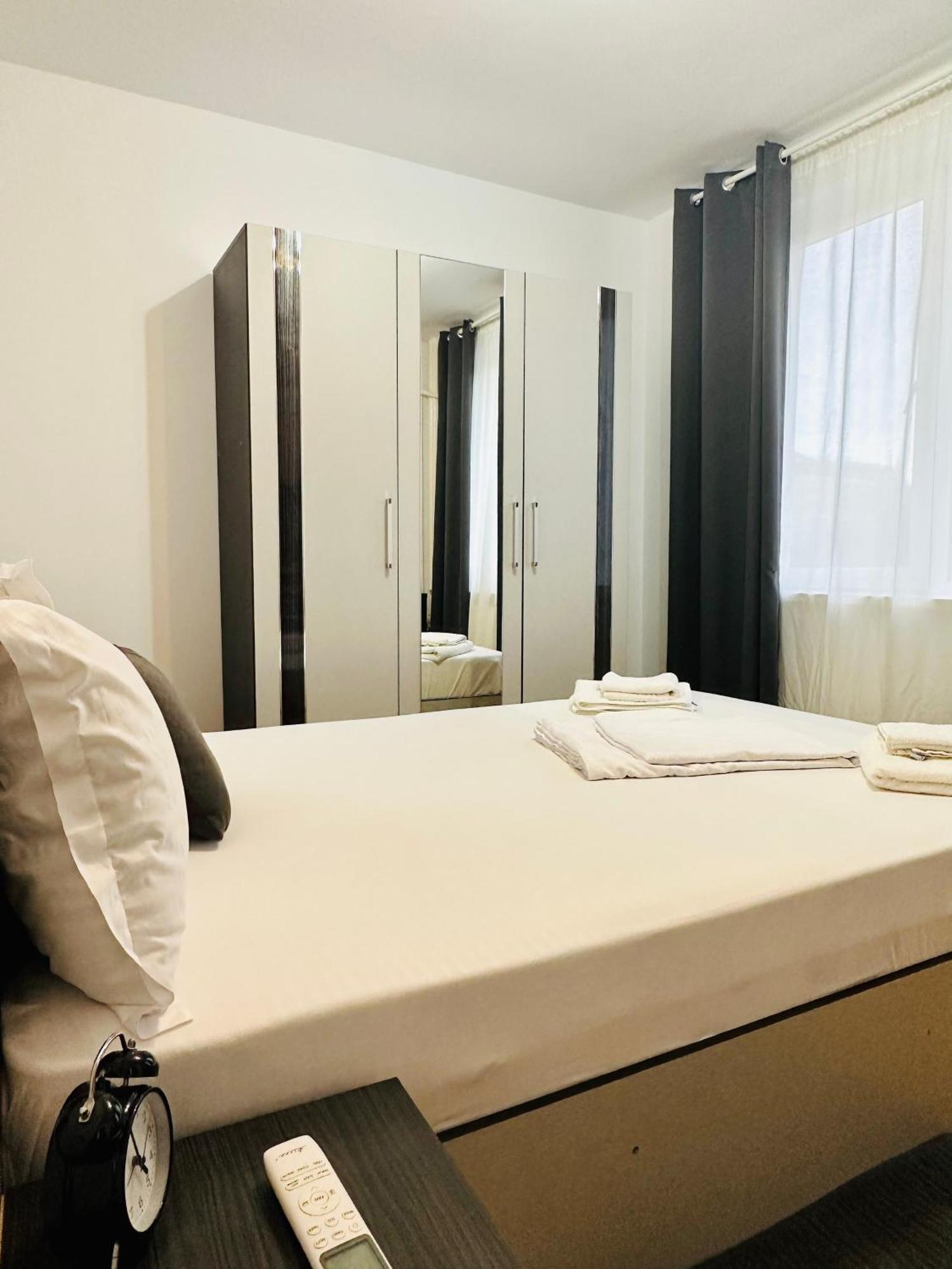 Chic Comfort 1Bdr With Landmark View - Concerthall 부쿠레슈티 외부 사진