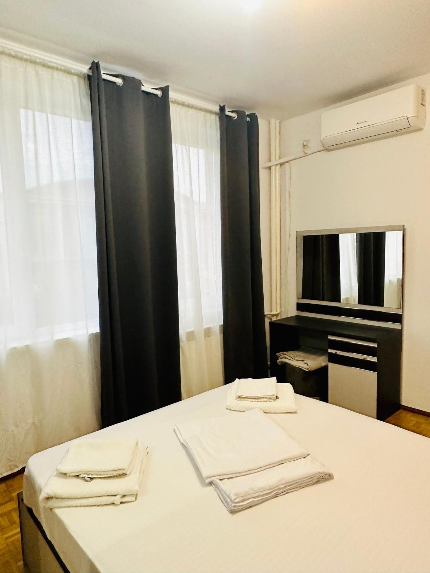 Chic Comfort 1Bdr With Landmark View - Concerthall 부쿠레슈티 외부 사진