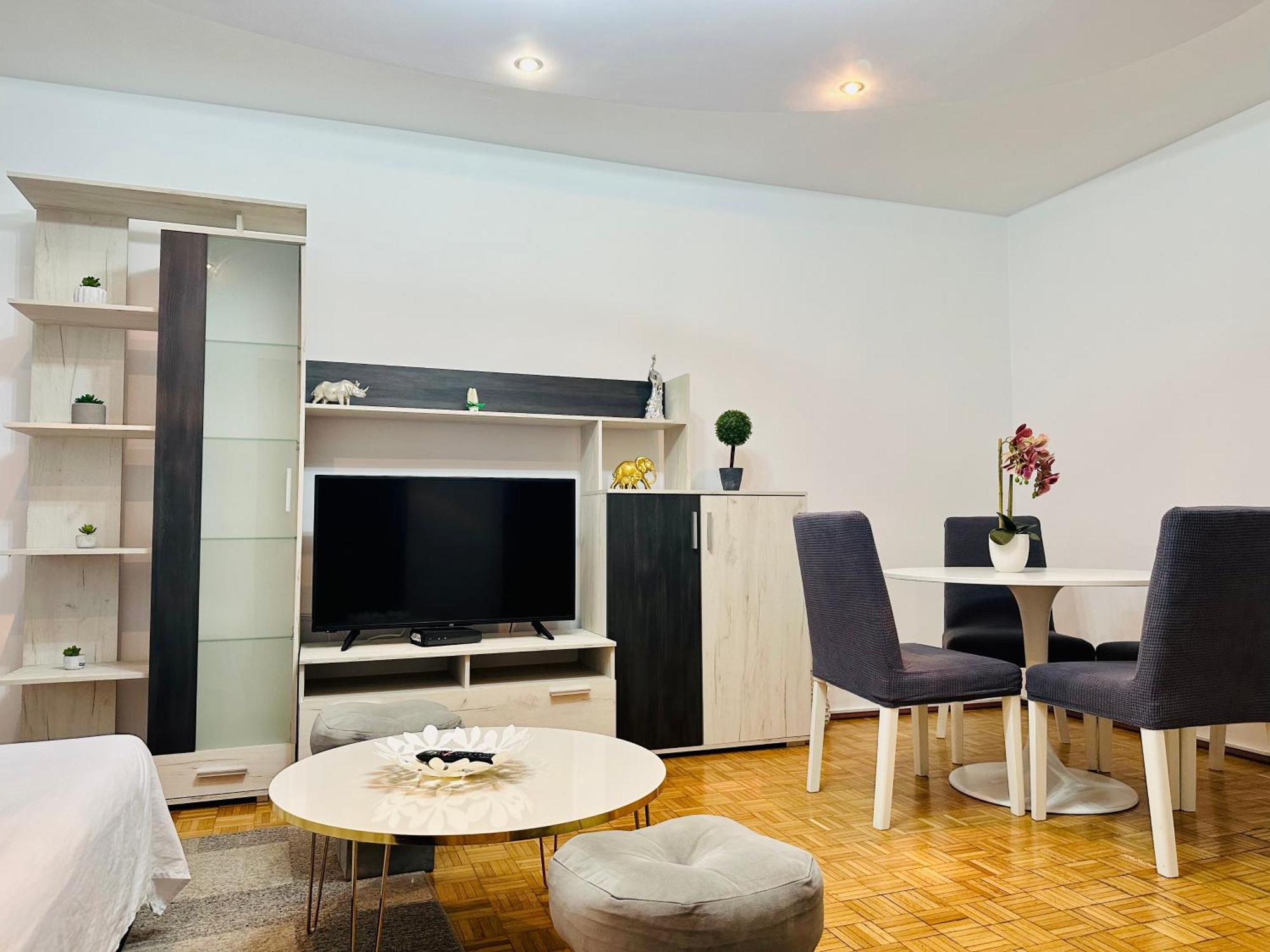 Chic Comfort 1Bdr With Landmark View - Concerthall 부쿠레슈티 외부 사진