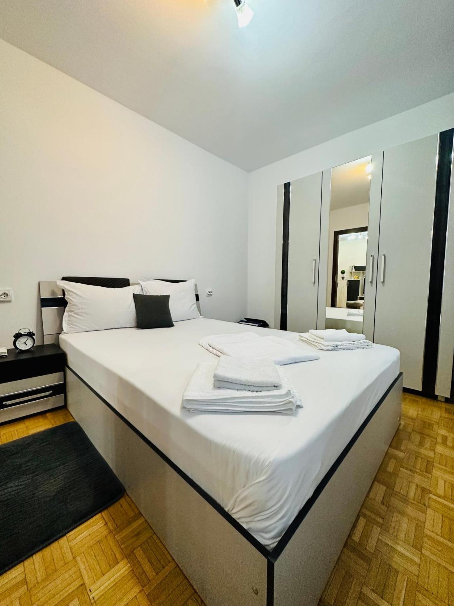 Chic Comfort 1Bdr With Landmark View - Concerthall 부쿠레슈티 외부 사진