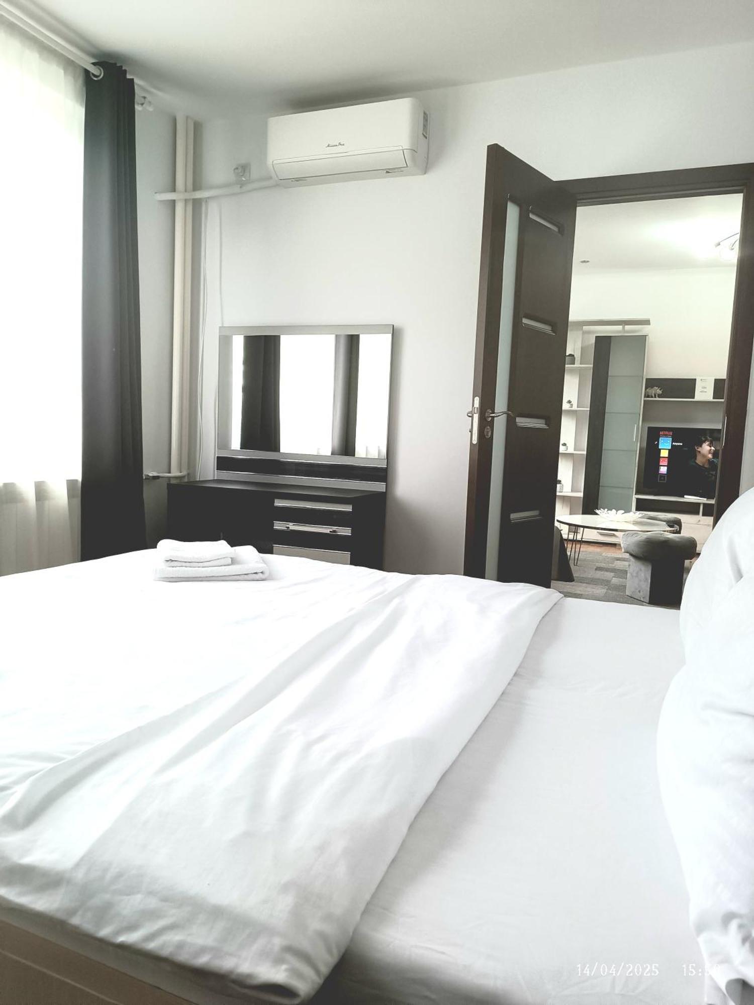 Chic Comfort 1Bdr With Landmark View - Concerthall 부쿠레슈티 외부 사진
