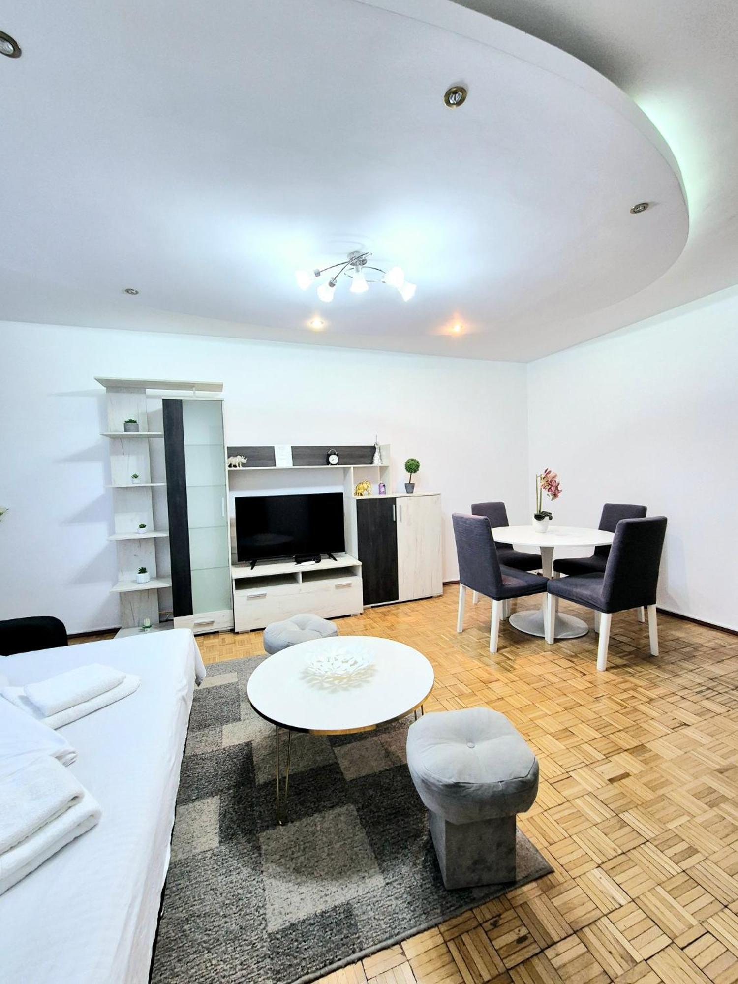 Chic Comfort 1Bdr With Landmark View - Concerthall 부쿠레슈티 외부 사진