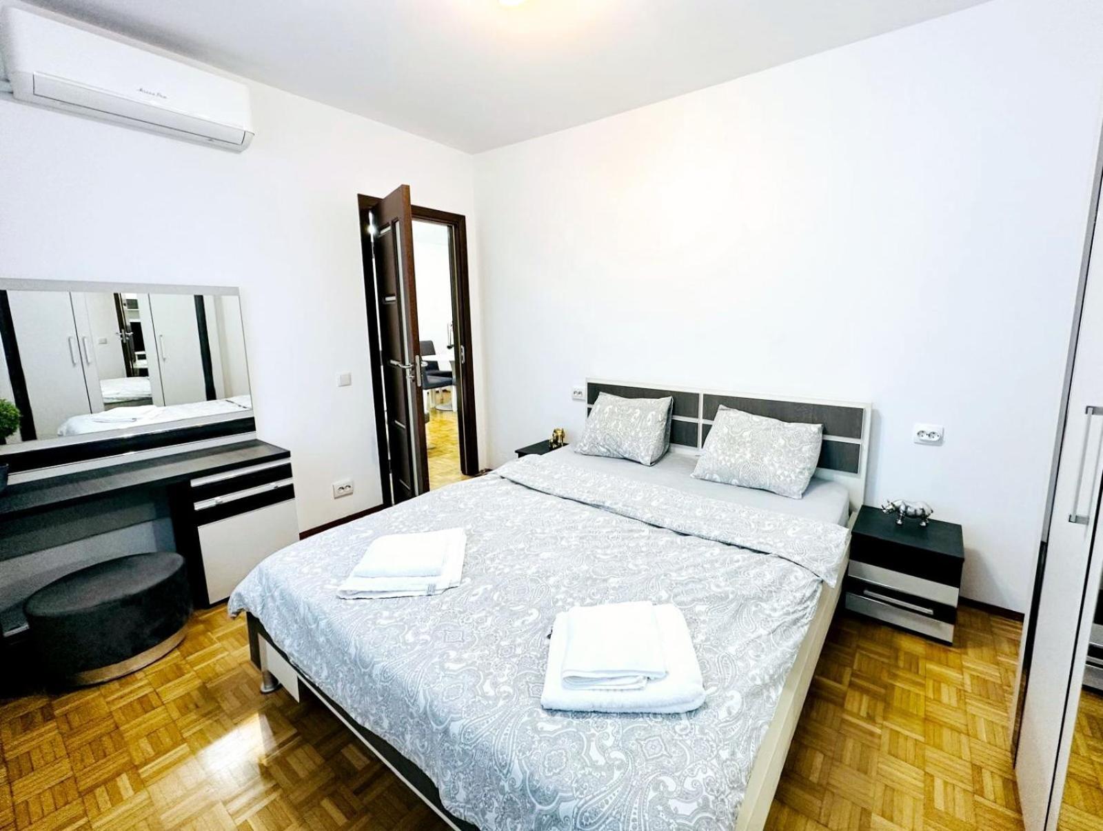 Chic Comfort 1Bdr With Landmark View - Concerthall 부쿠레슈티 외부 사진