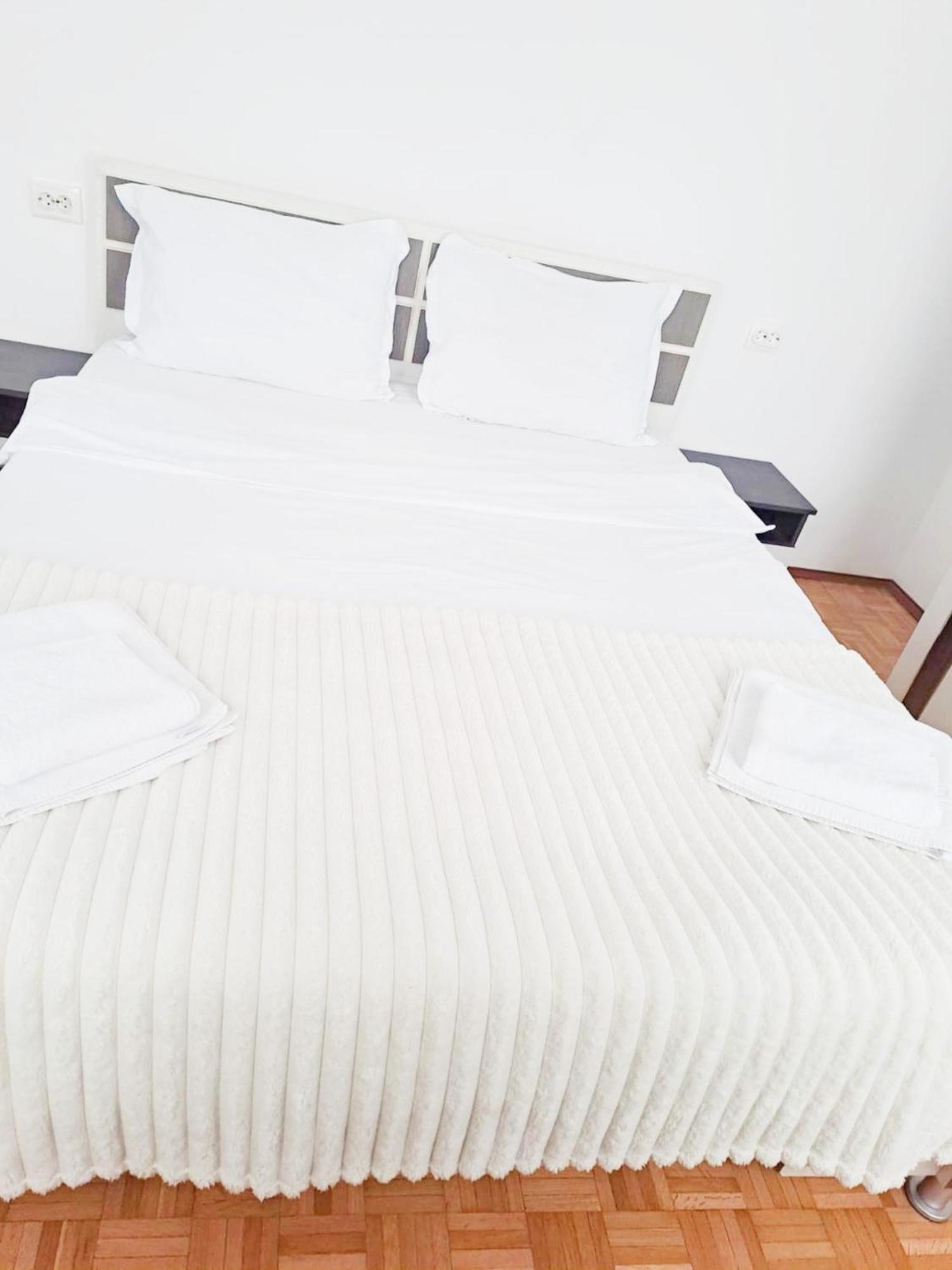 Chic Comfort 1Bdr With Landmark View - Concerthall 부쿠레슈티 외부 사진